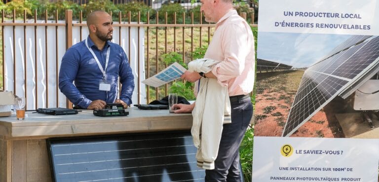 agent de la rme avec équipement électrique